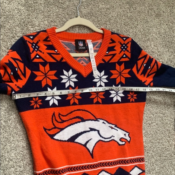 NFL Team Apparel Denver Broncos V Neck Ugly Christmas Sweater Size Medium - Picture 7 of 7